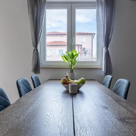 Charmante Fusslaeufig Zum In Apartment *